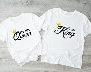 Białe-koszulki-dla-pary-im-her-king-im-his-queen.webp