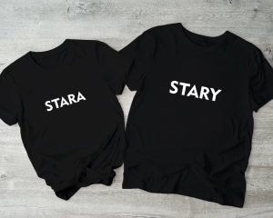 Czarne-koszulki-dla-pary-stara-stary.webp