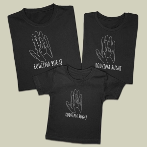 Czarne-koszulki-komplet-dłoń.webp