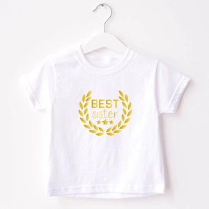 Biała-koszulka-best-sister-złoty-nadruk.webp