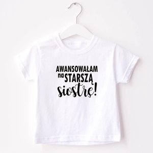 Biała-koszulka-awansowałam-na-starszą-siostrę.webp