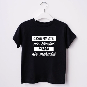 Czarna-koszulka-z-nadrukiem-czarny-się-nie-brudzi.webp