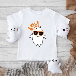 Biała-koszulka-dla-chłopca-na-halloween-duszek-boo.webp