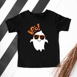 Czarna-koszulka-dla-chłopca-na-halloween-duszek-boo.webp