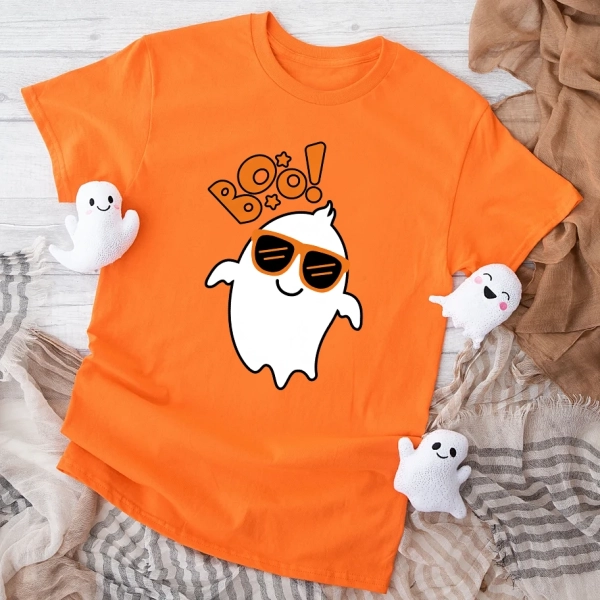 Pomarańczowa-koszulka-dla-chłopca-na-halloween-duszek-boo.webp