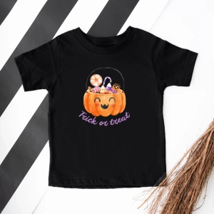 Czarna koszulka halloween-trick-or-treat.webp