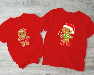 Czerwone-koszulki-dla-pary-na-święta-ciasteczka.webp