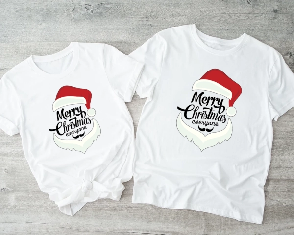 Białe-koszulki-dla-pary-merry-christmas-everyone.webp