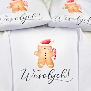 Białe-bluzy-zestaw-rodzinny-2-plus-1-słodkie-ciasteczka-wesołych-detale.webp