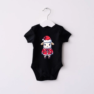 Czarne-body-dziecięce-z-nadrukiem-świątecznej-owieczki.webp