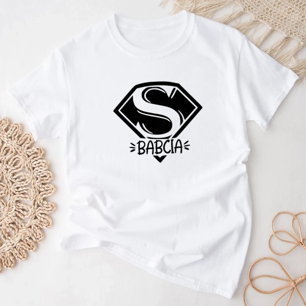 Biała-koszulka-super-babcia.webp