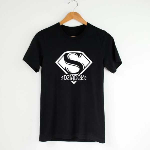 Czarny-tshirt-super-dziadek.webp