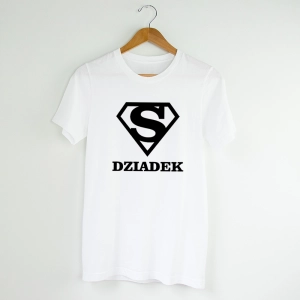 Biała-koszulka-z-nadrukiem-super-dziadek.webp