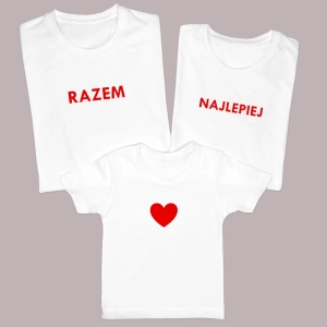 Białe-koszulki-komple-razem-najlepiej.webp