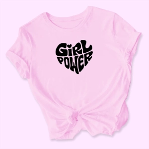 Różowa-koszulka-damska-girl-power-serce.webp