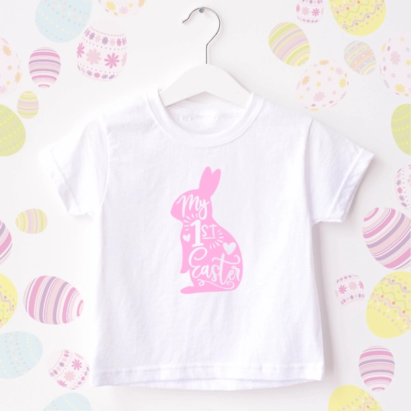 Biała-koszulka-dziecięca-wielkanoc-first-easter.webp