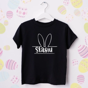 Czarna-koszulka-dziecięca-wielkanoc-uszy-zajączka-imię.webp