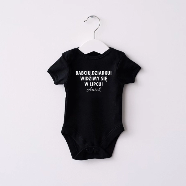 Czarne-body-krótki-babciu-dziadku-widzimy-się.webp