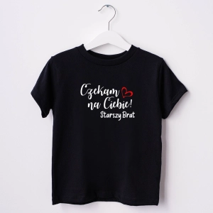 Czarna-koszulka-dziecięca-czekam-na-ciebie.webp