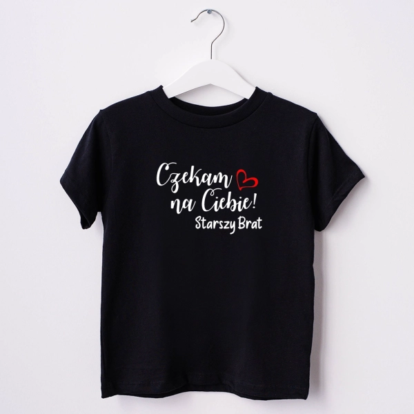 Czarna-koszulka-dziecięca-czekam-na-ciebie.webp