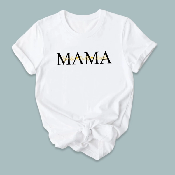 Biała-koszulka-damska-mama-z-imionami-dzieci.webp