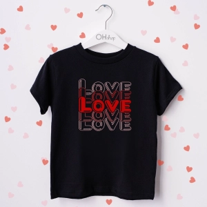 Czarna-koszulka-dziecieca-love.webp
