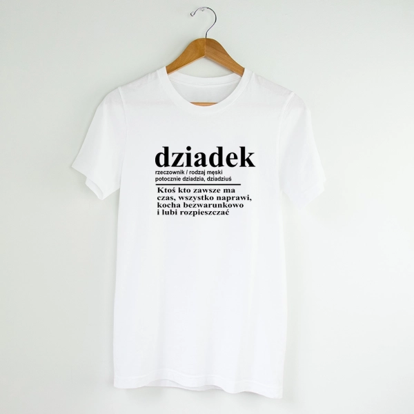 Biala-koszulka-z-nadrukiem-definicja-slowa-dziadek.webp