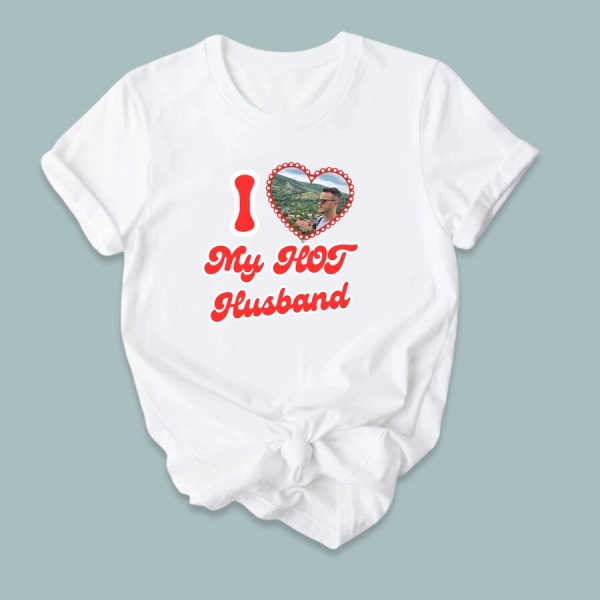 Biała-koszulka-damska-i-love-husband-zdjęcie.webp