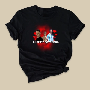 Czarna-koszulka-damska-bootleg-i-love-boyfriend.webp