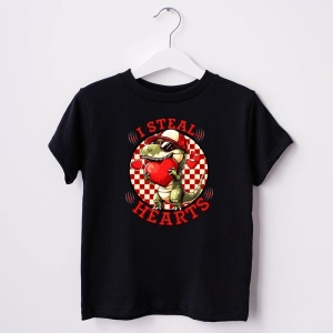 Czarna-koszulka-dla-chlopca-i-steal-hearts.webp