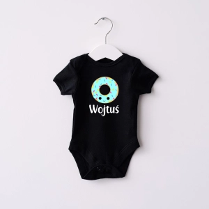Czarne-body-krótki-pączek-imię.webp