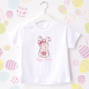 Biała-koszulka-dziecięca-happy-easter-zajączek-dziewczynka.webp