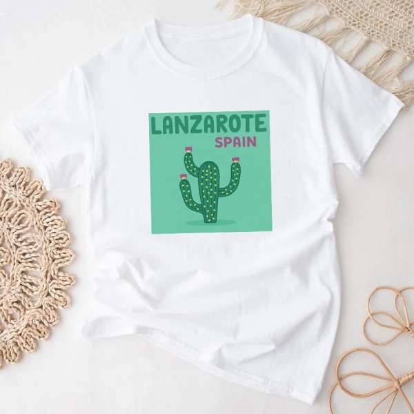 Biała-koszulka-damska-na-wakacje-lanzarote-kaktus.webp