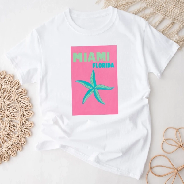 Biała-koszulka-damska-na-wakacje-miami-florida.webp