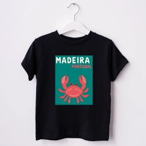 Czarna-koszulka-dziecięca-na-wakacje-madera-krab.webp