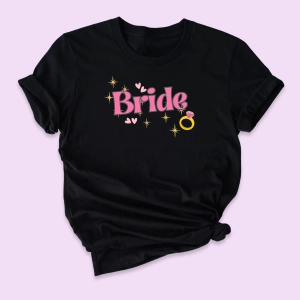 Czarna-koszulka-damska-bride-różowe.webp