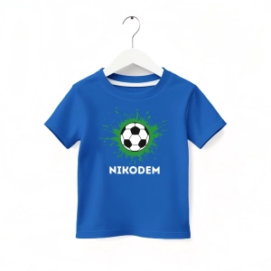 Niebieska-koszulka-dziecieca-piłka.webp