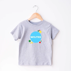 Szara-koszulka-dziecięca-imię-kropka.webp
