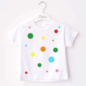 Biała-koszulka-dziecięca-kropki.webp