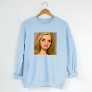 błękitna-bluza-lalka-blond.webp