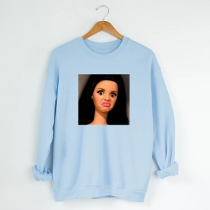 błękitna-bluza-lalka-czarna.webp