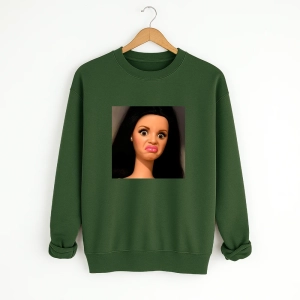 zielona-bluza-lalka-czarna.webp