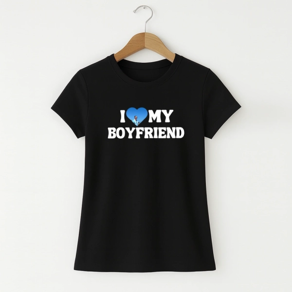 Koszulka-damska-czarna-i-love-boyfriend-zdjęcie.webp