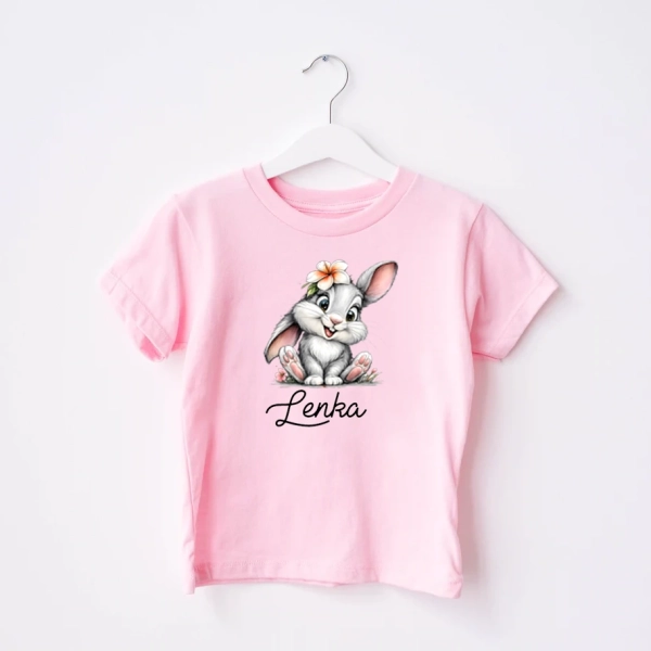 Rozowa-koszulka-dziecięca-zajaczek-kwiat-imie.webp