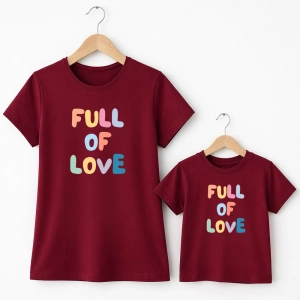 zestaw-bordowych-koszulek-mama-dziecko-full-of-love.webp