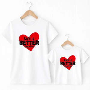 Komplet-damska-dziecieca-biale-life-is-better-together.webp