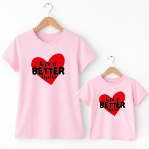 Komplet-damska-dziecieca-rozowy-life-is-better-together.webp