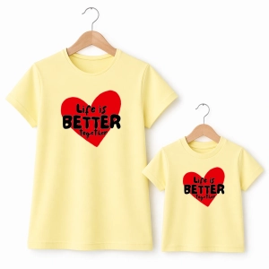 zolte-koszulki-mama-dziecko-life-is--better-together.webp