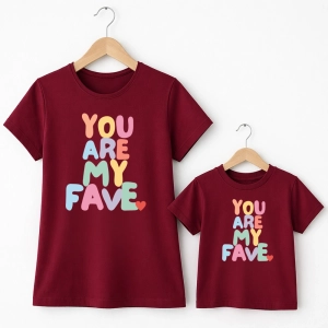 zestaw-bordowych-koszulek-mama-dziecko-you-are-my-fave.webp