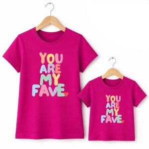 zestaw-fuksjowy-koszulki-mama-dziecko-you-are-my-fave.webp